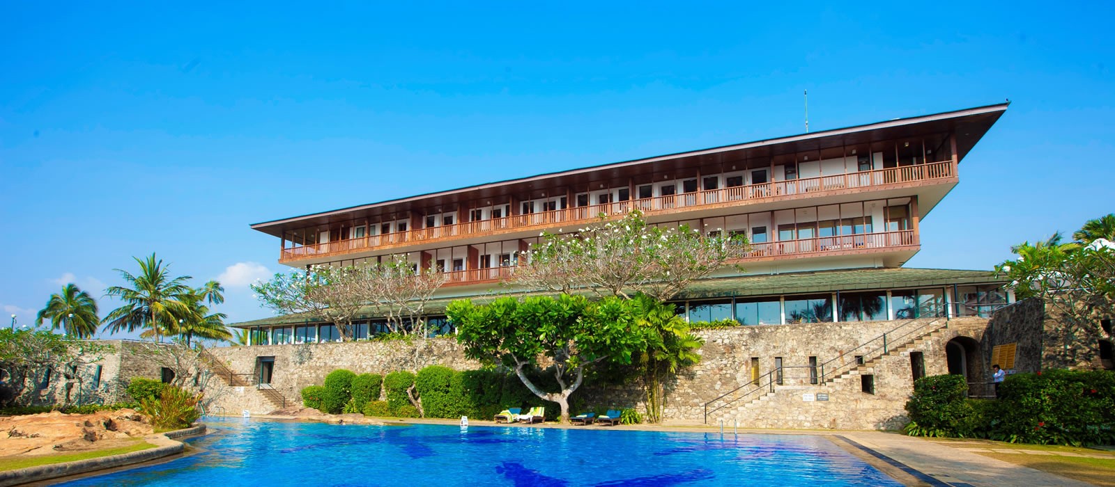 Luxury-Holidays-Sri-Lanka-PD-Bentota-Beach-Hotel-Header