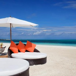 Luxury Holidays Turks - Gansevoort Hotel - Beach Bed