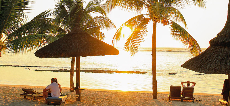 Luxury Mauritius Holiday Packages Victoria Beachcomber Resort And Spa Sunset Bar