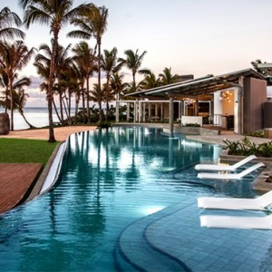 Luxury Mauritius Holiday Packages Victoria Beachcomber Resort And Spa Swim Up Room 3