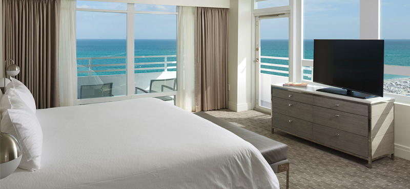 Luxury Miami Holiday Packages Fontainebleau Miami South Beach Ocean Front Two Bedroom Suites In Versailles