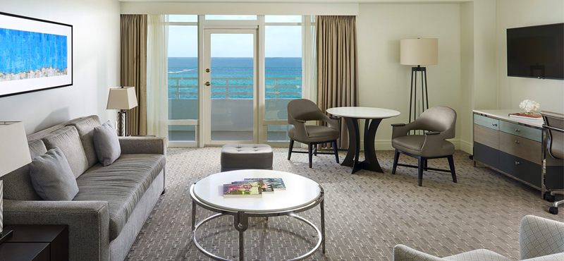 Luxury Miami Holiday Packages Fontainebleau Miami South Beach Ocean Front Two Bedroom Suites In Versailles 3