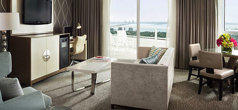 Luxury Miami Holiday Packages Fontainebleau Miami South Beach Tresor Bay View One Bedroom Suite