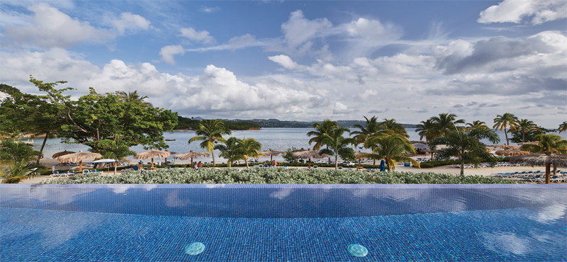 Luxury St Lucia Holiday Packages Windjammer Landing Villa Beach Resort Luxury Three Bedroom Beachfront Villa Outside Pool