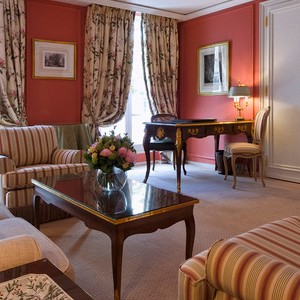 Luxury france holidays - Hotel Le Bristol - lounge