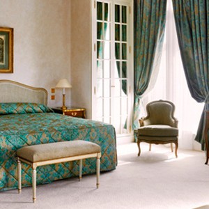 Luxury france holidays - Hotel Le Bristol - room
