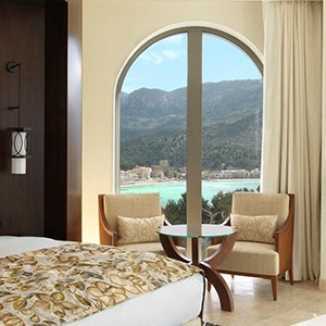 Luxury holidays spain - jumeirah port soller hotel mallorca - bedroom