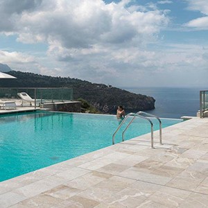 Luxury holidays spain - jumeirah port soller hotel mallorca - infinity pool