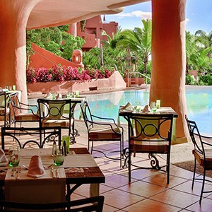 Luxury holidays tenerife - Sheraton La Caleta Resort - pool dining