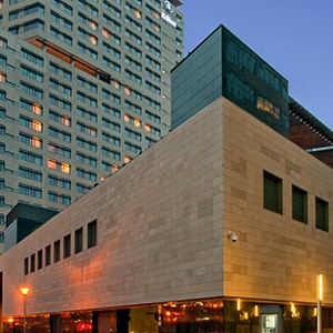 Luxury holidyas barcelona - Hilton Diagonal Mar Barcelona - exterior