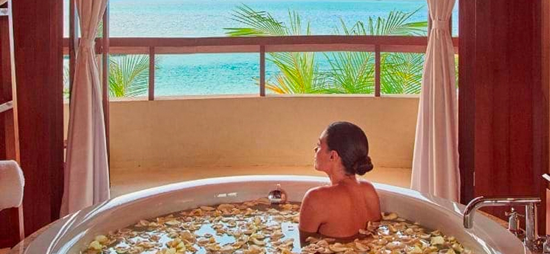 Maldives Holidays Constance Halaveli Resort Presidential Villa Bathroom