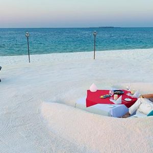 luxury Maldives holiday Packages Huvafen Fushi Maldives Dining 2