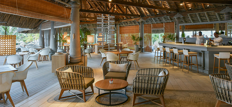 luxury Mauritius holiday Packages Canonnier Beachcomber Golf Resort And Spa La Navigator Bar
