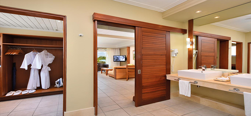 Mauritius Honeymoon Packages Shandrani Beachcomber Resort & Spa Deluxe Room Bathroom