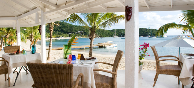 Reef Restaurants - Beach Cabana - bed