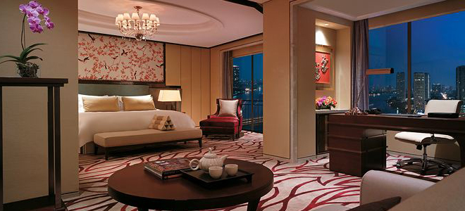 Shangri-La Bangkok Wing Deluxe Balcony Room