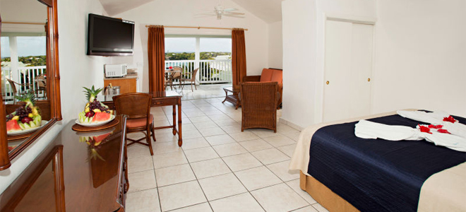 The-Verandah-Resort-and-Spa-Waterview-Suites-Bedroom