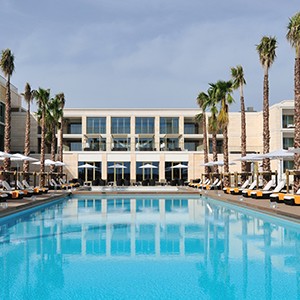 Tivoli Victoria - portugal honeymoon packages - pool