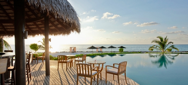 Veli Pool and Lunch - Lux Maldives - Luxury Maldives Holiday