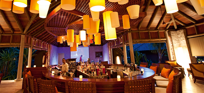 Zee Bar 2 - Constance Ephelia Seychelles - Luxury Seychelles Holidays