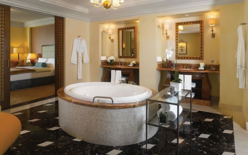 atlantis-the-palm-dubai-regal-suite-bathroom