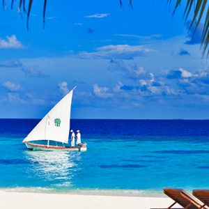 Beach Banyan Tree Vabbinfaru Maldives Holidays