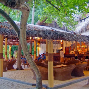 coconut bar - biyadhoo maldives - luxury maldives holiday packages