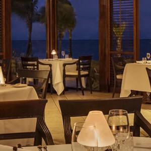 residence-mauritius-the-dining-room