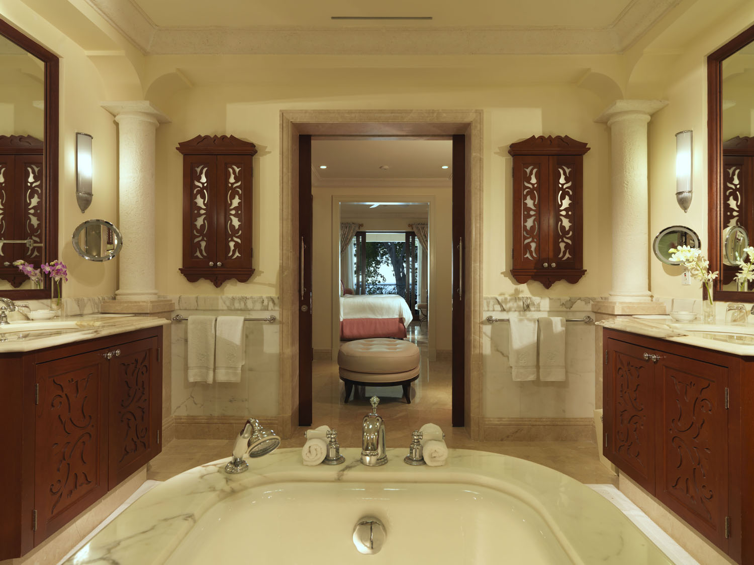 sandy-lane-dolphin-suite-bathroom