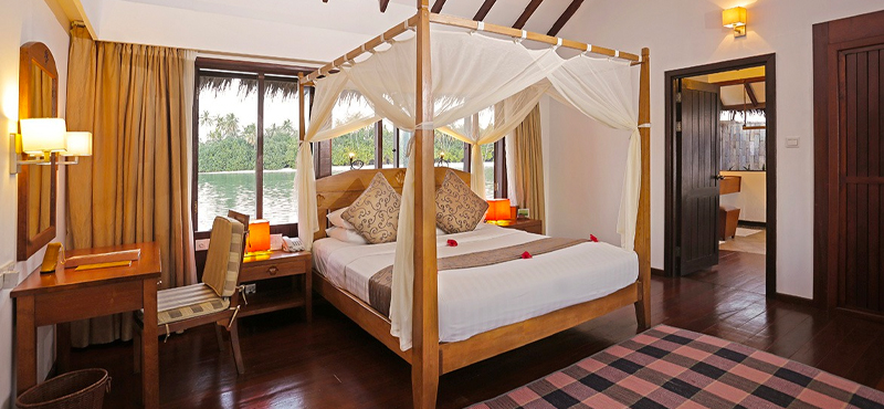 Maldives Holidays Medhufushi Island Resort Lagoon Suite 1