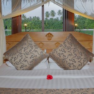 Maldives Holidays Medhufushi Island Resort Lagoon Suite 6