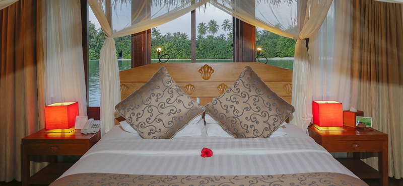 Maldives Holidays Medhufushi Island Resort Lagoon Suite 6