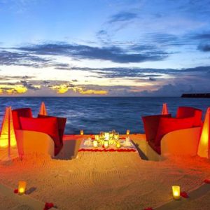 luxury Maldives holiday Packages Centara Ras Fushi Dining