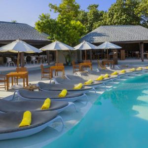 luxury Maldives holiday Packages Centara Ras Fushi Pool