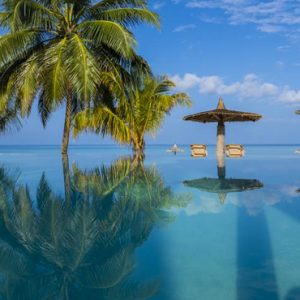 luxury Maldives holiday Packages Centara Ras Fushi Pool 3