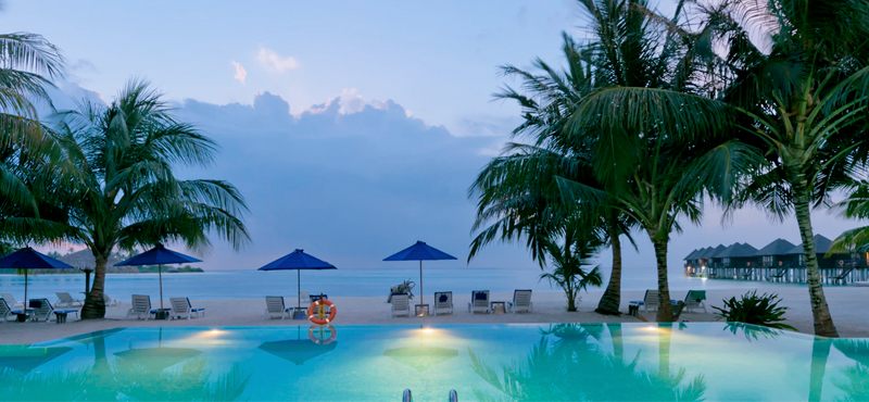 luxury Maldives holiday Packages Olhuveli Resort And Spa Maldives Sunrise Bar