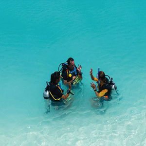 Ozen By Atmosphere At Maadhoo Island Luxury Maldives Honeymoon Packages Atmosphere Aqua Club