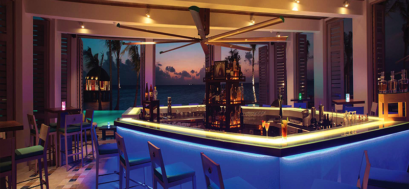 Ozen By Atmosphere At Maadhoo Island Luxury Maldives Honeymoon Packages Joie De Vivre Bar