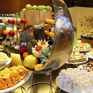 centara ras fushi - maldives honeymoon packages - buffet