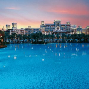 Luxury Dubai Holiday Packages Jumeirah Dar Al Masyaf At Madinat Jumeirah Pool