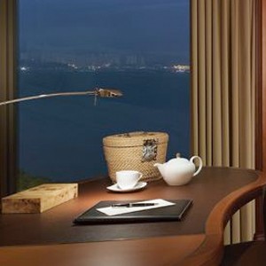 Shangri La Kowloon - Horizon Club Side Harbour View Room