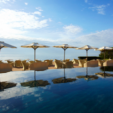 Anantara-Mui-Nu-Resort-&-Spa-beach-and-pool-view