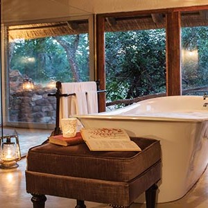 Dulini Lodge - South Africa holidays - bathroom