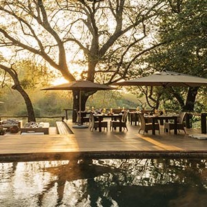 Dulini Lodge - South Africa holidays - pool deck