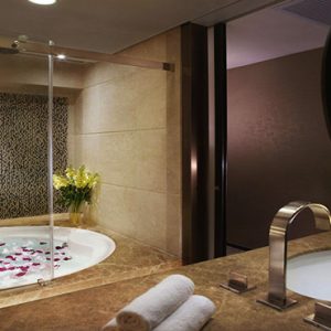 luxury Hong Kong holiday Packages Harbour Grand Hong Kong Accommodation Bathroom