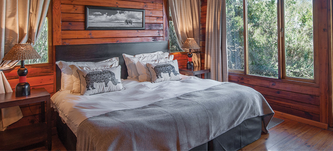 Kariega Game Reserve - Main Lodge Bed