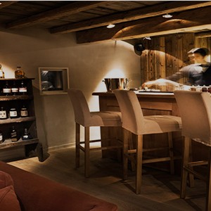 Le chalet Zannier - France Ski Holidays - Wine Bar