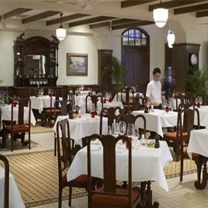 Raffles hotel - Singapore Holiday - lob bar steakhouse