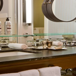 hotel-jerome-aspen-united-states-holiday-junior-suite-king-bathroom