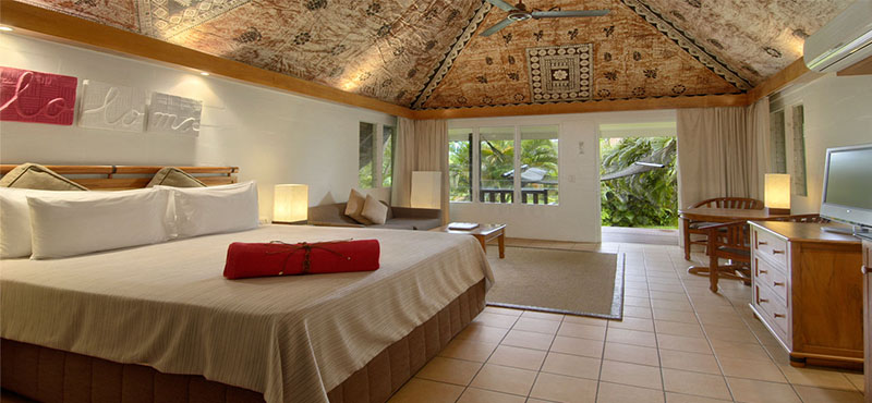 outrigger-fiji-beach-resort-fiji-holiday-plantation-family-bure-bedroom